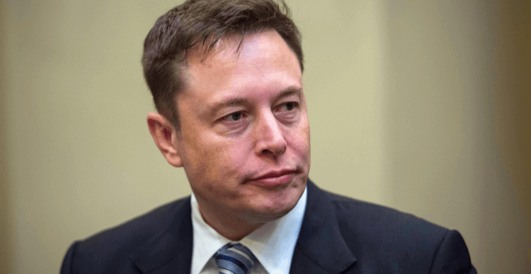 Elon Musk announces his 